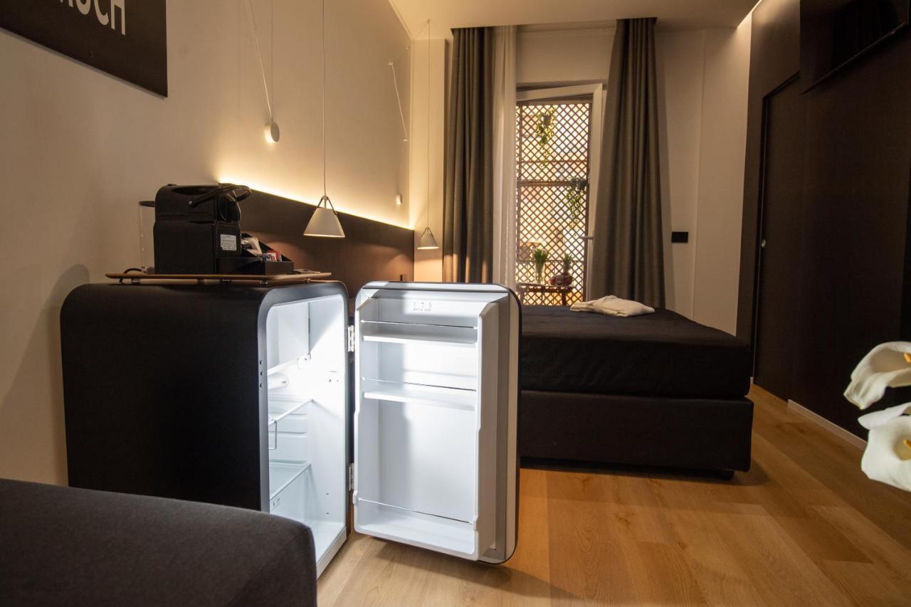 Contemporaneamente 147 - Modern & Comfort Rooms Bari Exterior foto
